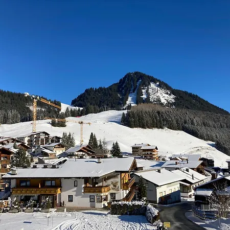 Baeren Appartements Berwang Exterior photo